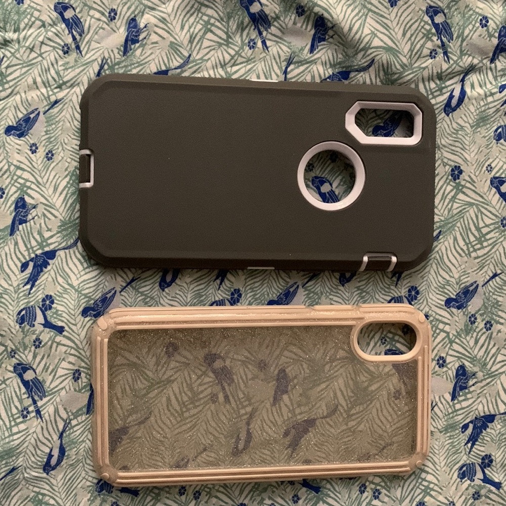 2 iPhone XS phone case  good condition speck case and a outterbox case